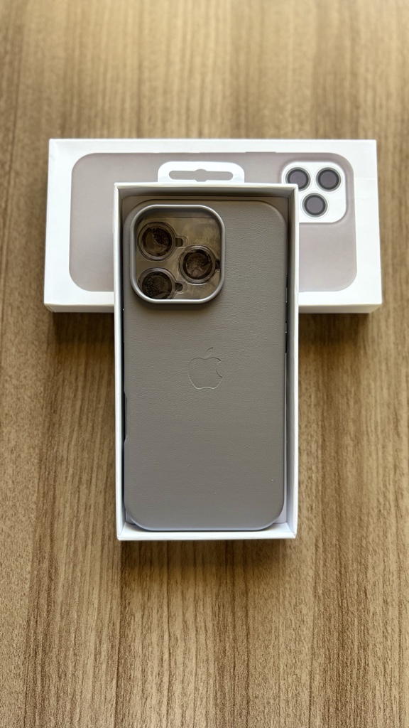 16 Pro Cuero gris