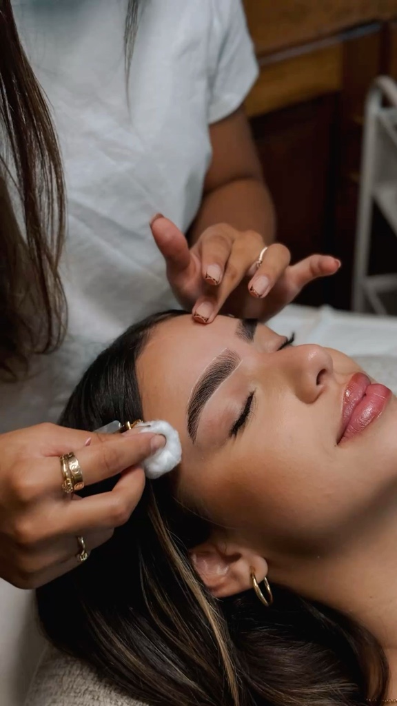 Modelado de cejas
