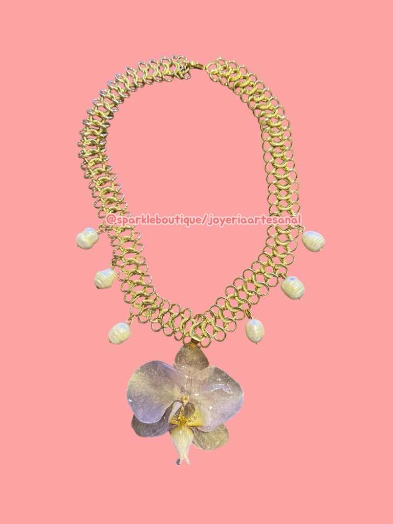 Collar dorado orquídea natural