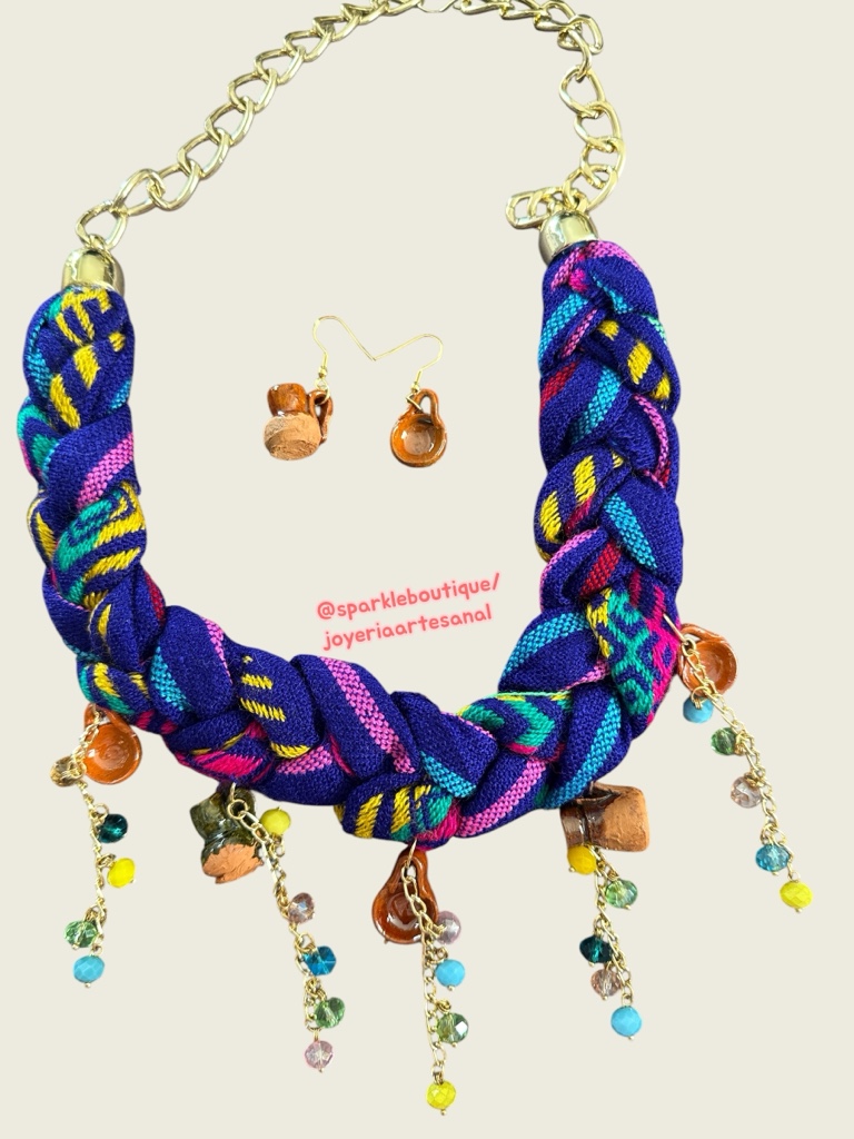 Collar artesanal con jarritos