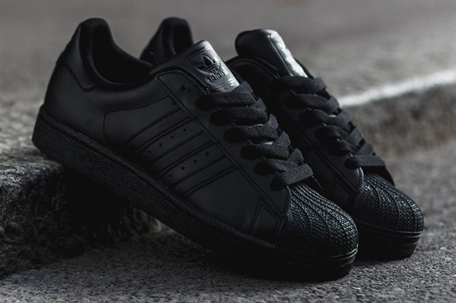Adidas negras deportivas