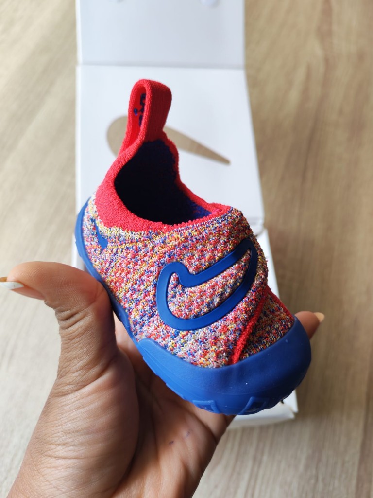 Nike swoosh bebe