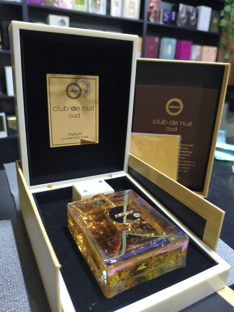 Armaf Club de Nuit Oud perfume de milhonario