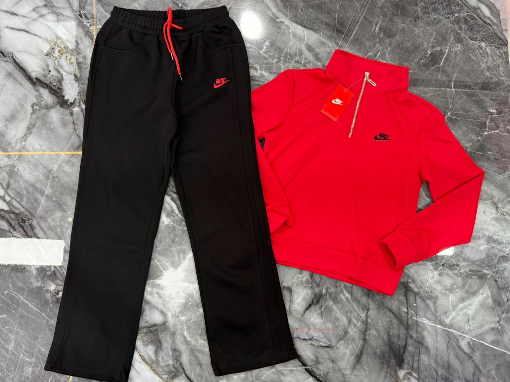 NIKE BUZO