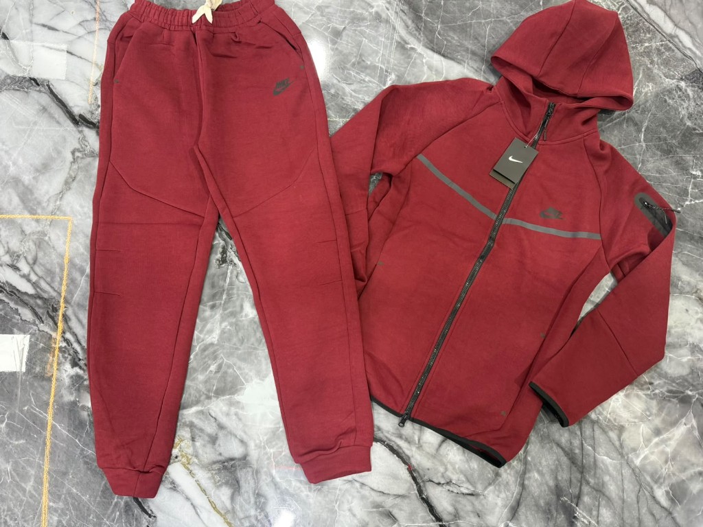 NIKE TECH CINTA
