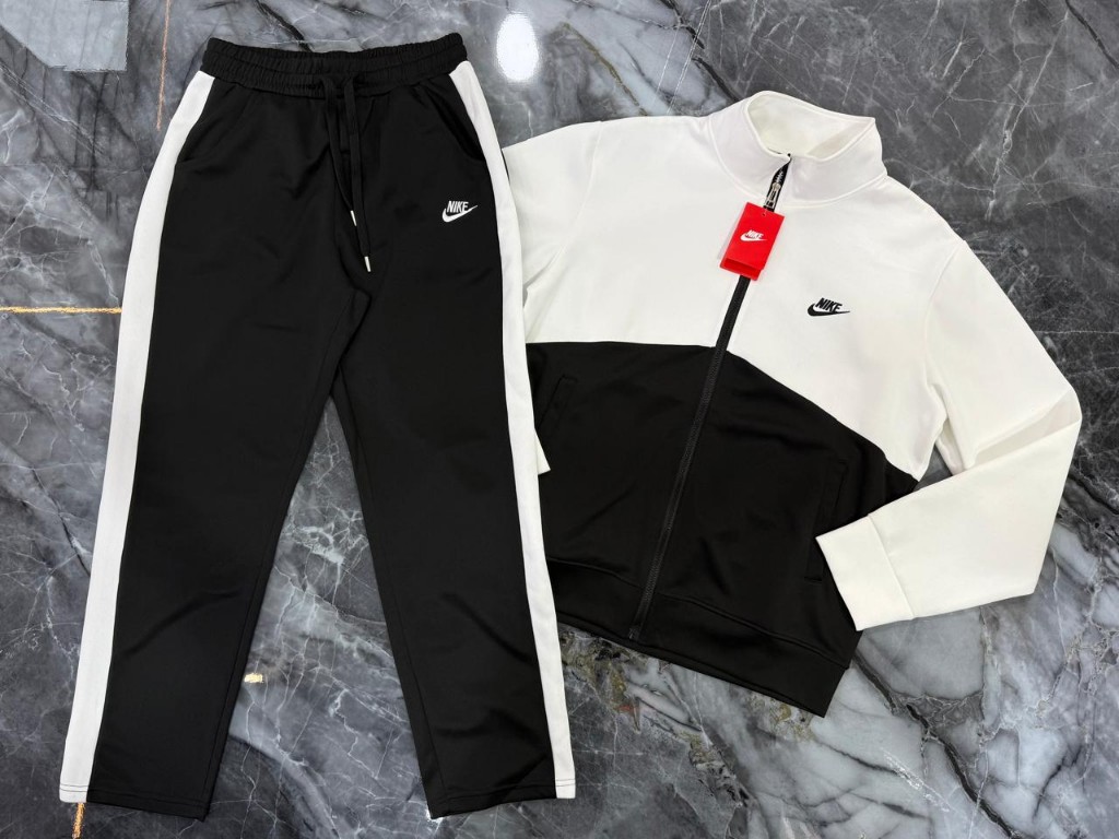 NIKE 2 COLORS