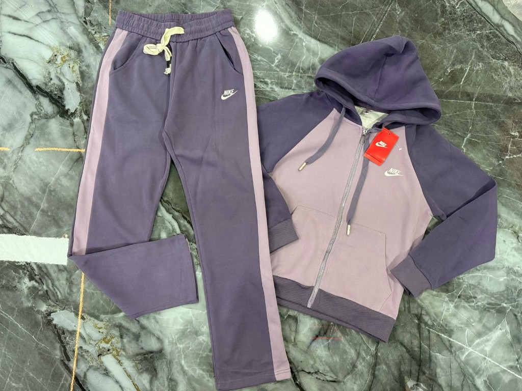 NIKE L A