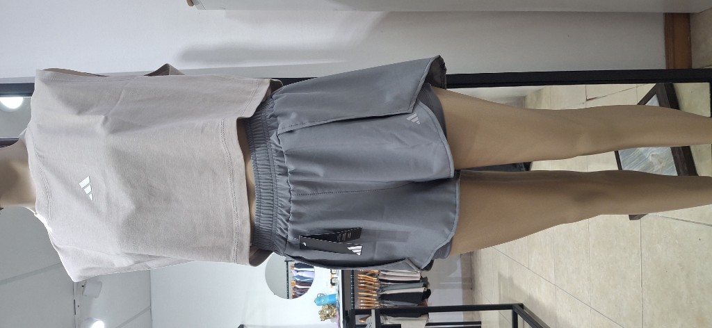 SHORT CON CALZA