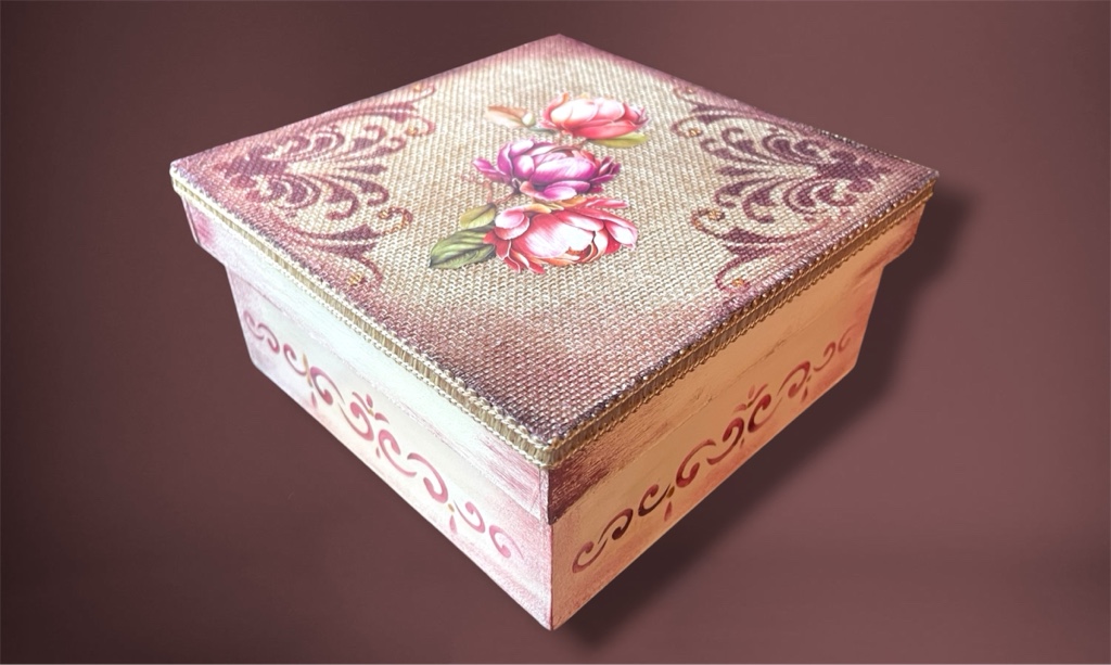 Caja decorativa en MDF