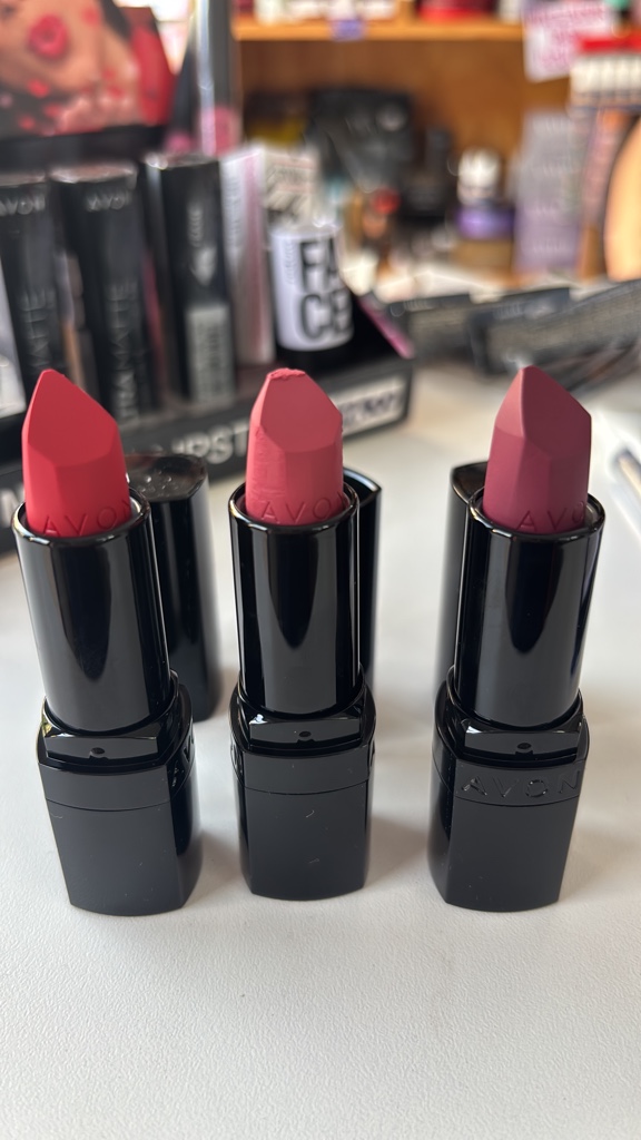 LABIAL MATTE BARRA AVON