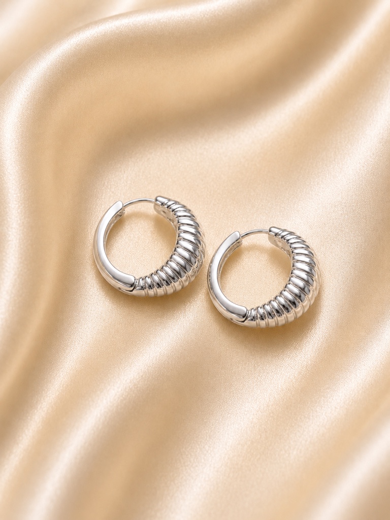 Aretes plateados/ Liso línea