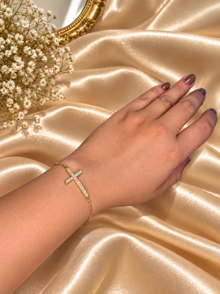Pulsera de cruz fina