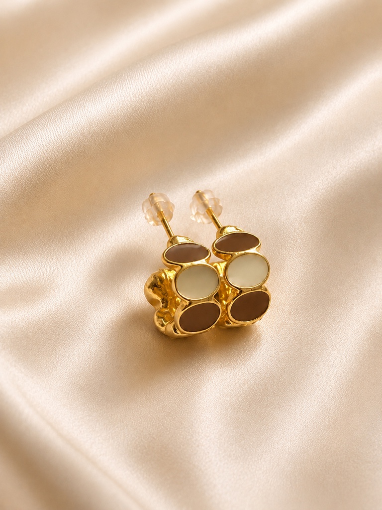 Aretes bolitas café/ beige