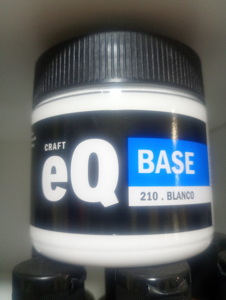 base acrilica blanca