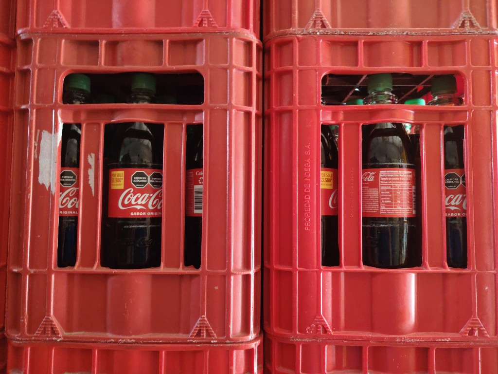 CAJA DE COCA COLA LITRO VIDRIO X12