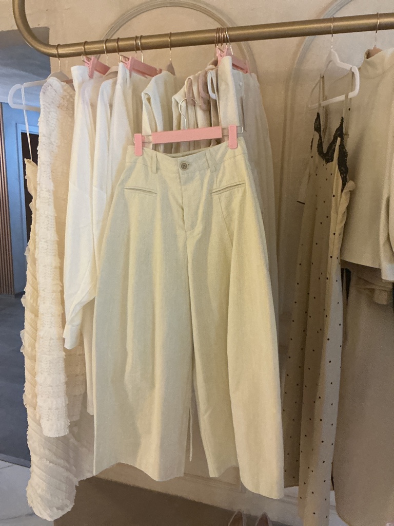 Capri ancho beige y blanco
