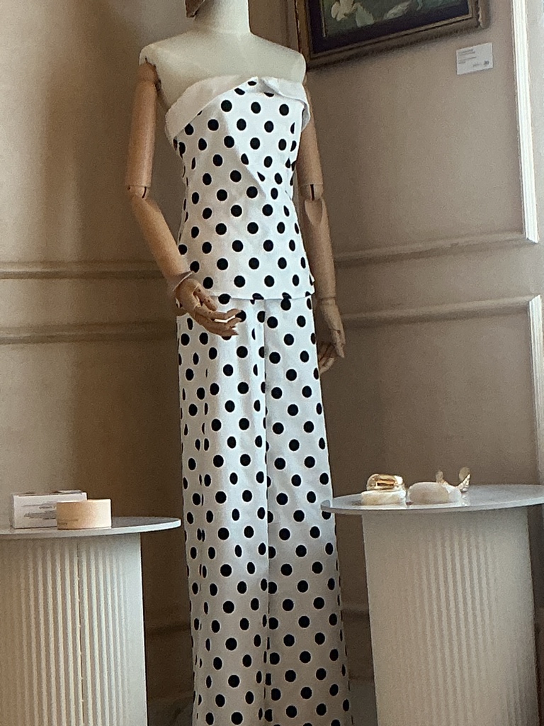 Conjunto de bolitas blanco y negro 2 piezas