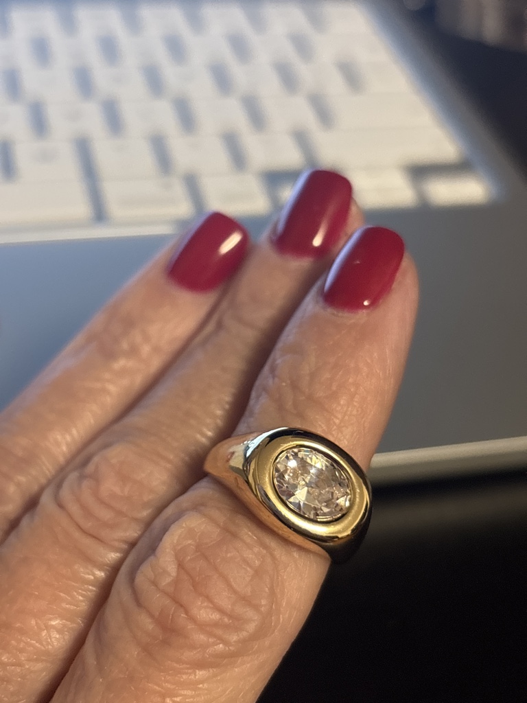 Anel largo liso zircônia dourado