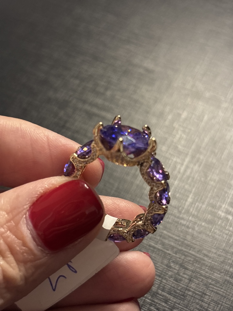 Anel 18k pontos roxo