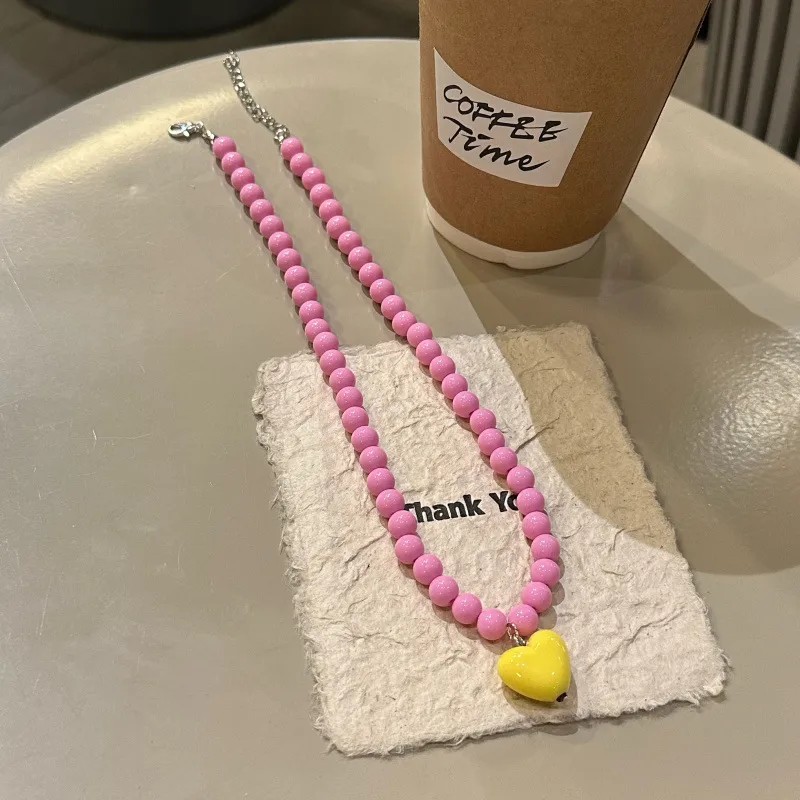 Collares de cuentas de colores