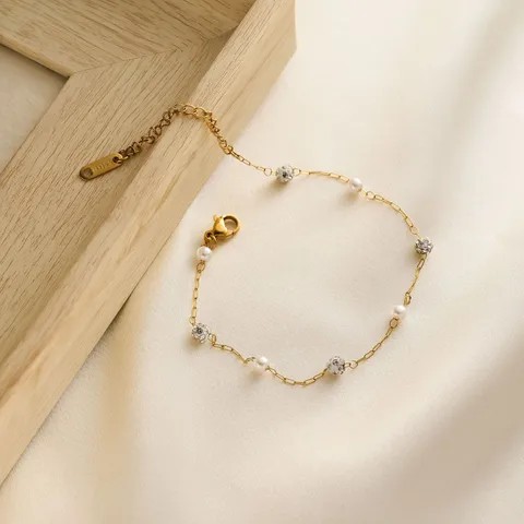 Pulsera de cadena minimalista con pedreria brillante