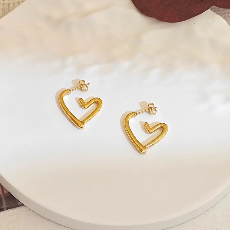 Argollas con forma de corazón medianas