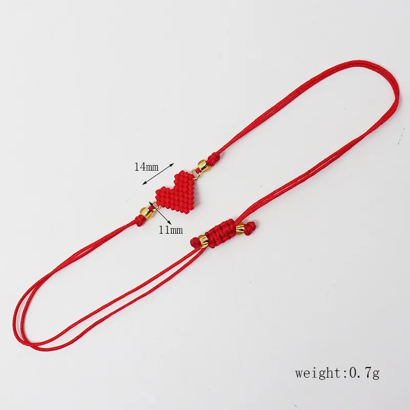 Hilo rojo con dije de corazón cuentas