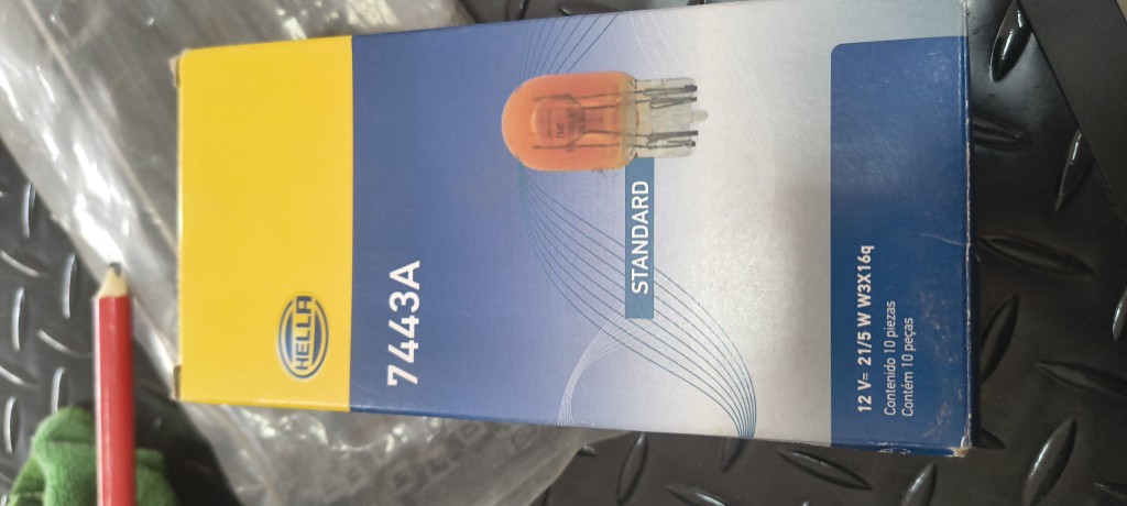 HELLA 7443A ampolleta naranja cola pescado