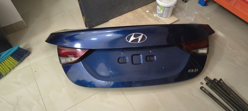 Hyundai puerta maletero elantra 2013