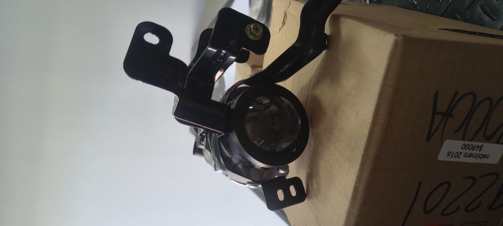Neblinero AVANTE ELANTRA 2015 negro
