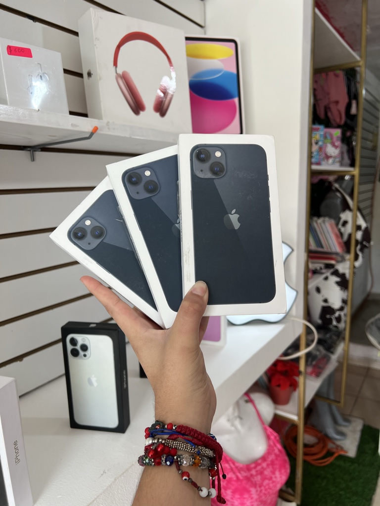 iPhone 13 negro 128gb