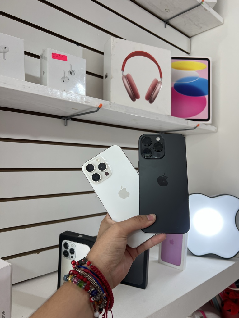 iPhone 15 pro Max 256 ,512gb y un tera