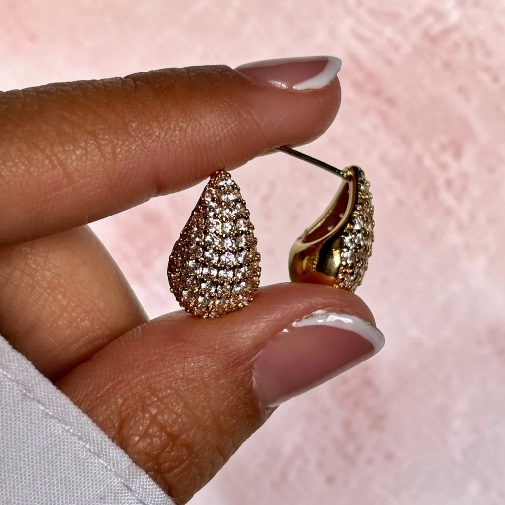 Aros gota dorados con strass