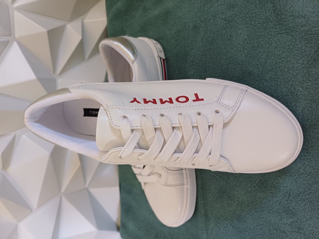 Tenis Tommy Hilfiger talla 7