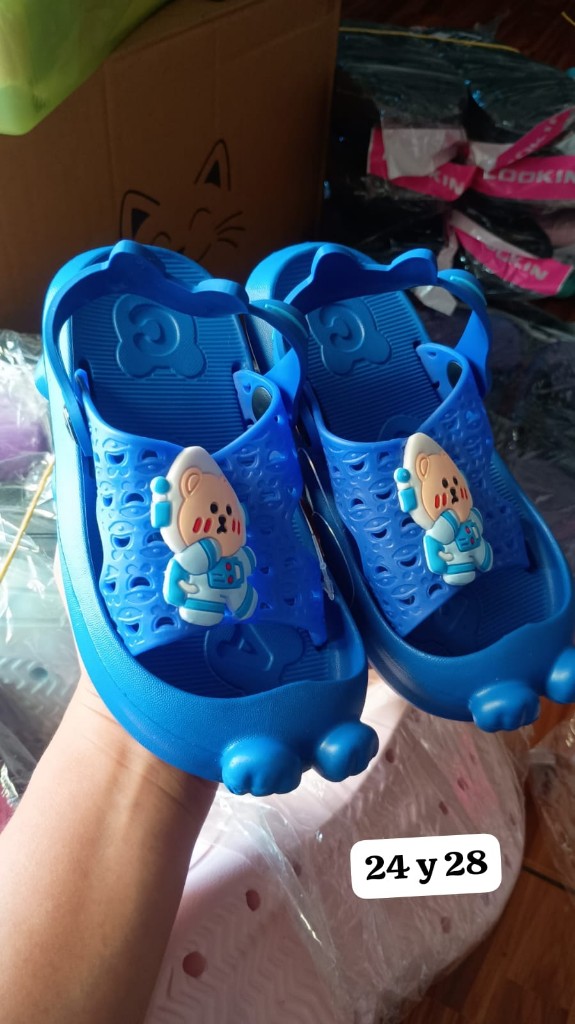 Sandalias azules astronauta