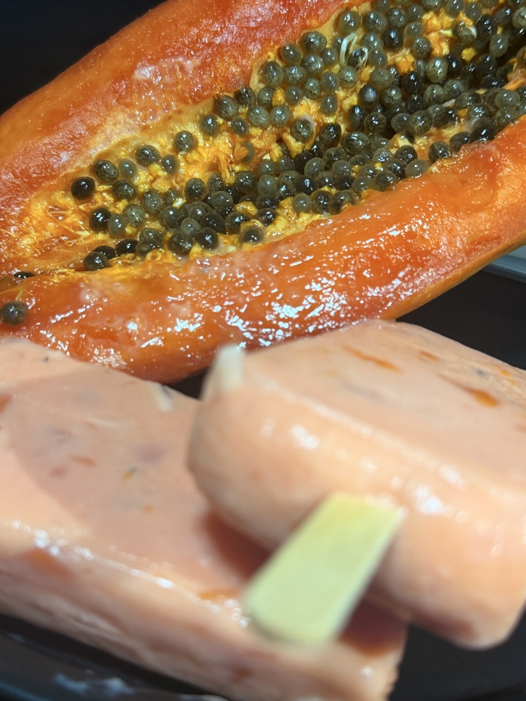 Paletas de Papaya con Coco