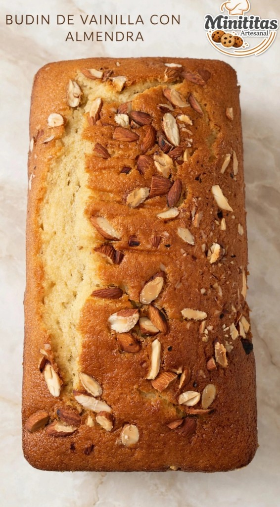 Budín vainilla con almendras