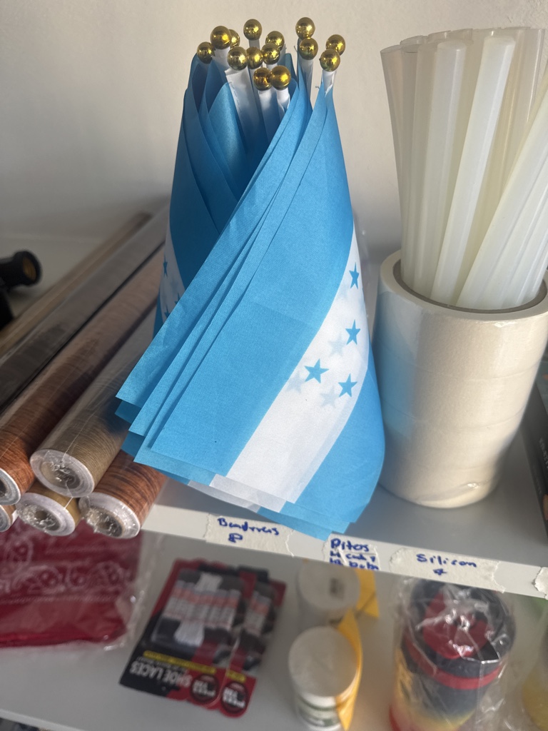 Banderas H