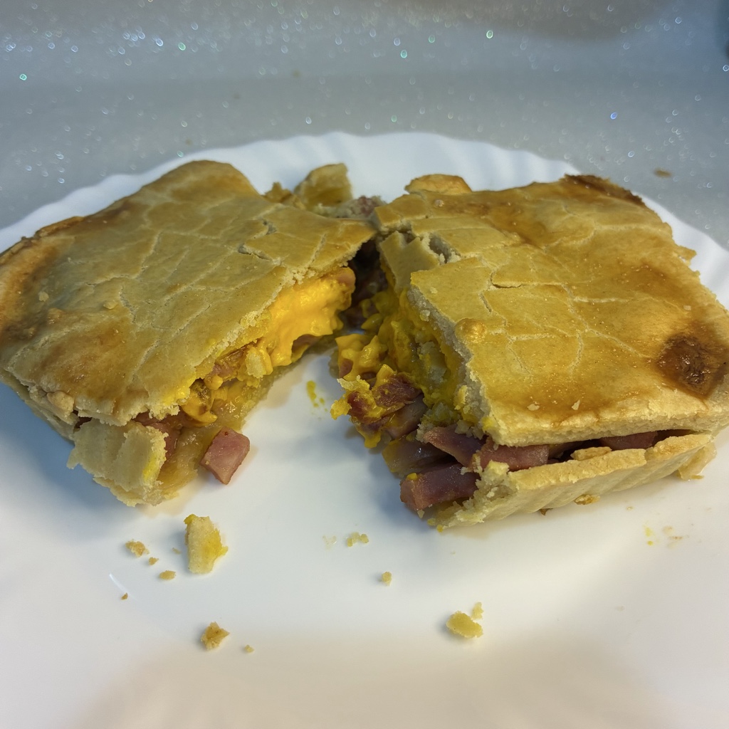 Empadão Calabresa, bacon e cheddar