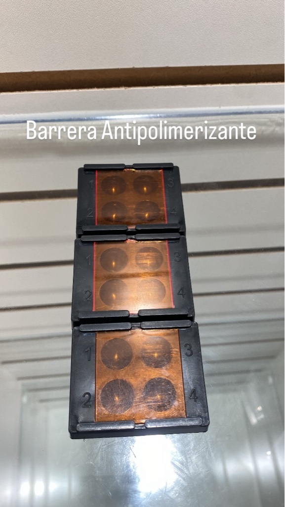 Caja ámbar de 4 agujeros