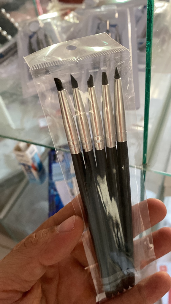 Kit de pinceles con punta de silicona ( para resina )