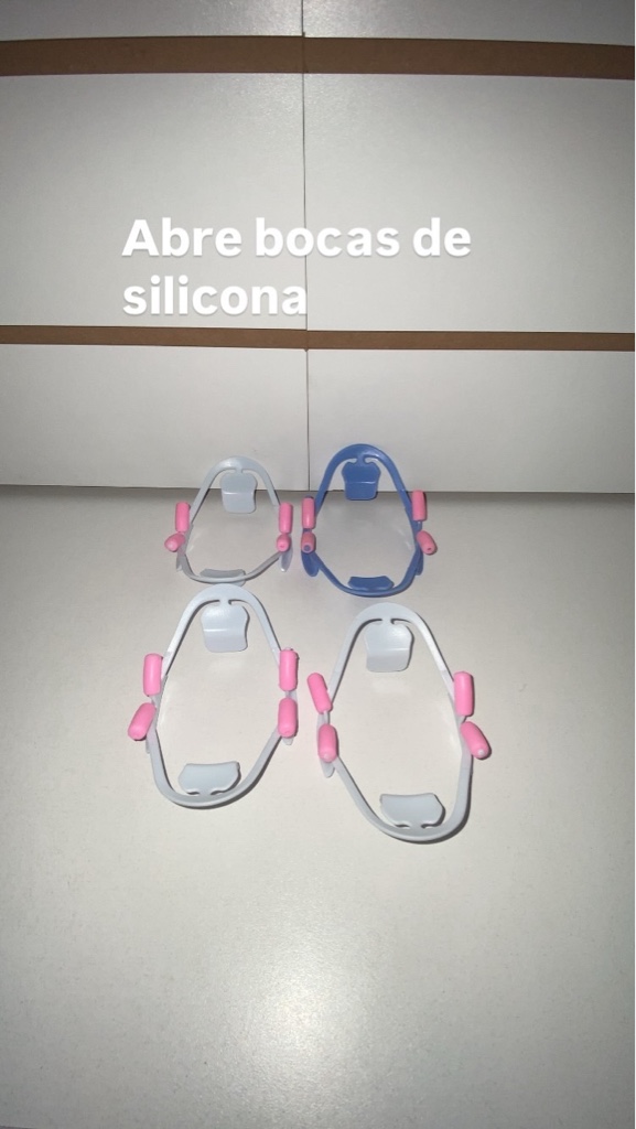 Retractor de silicona