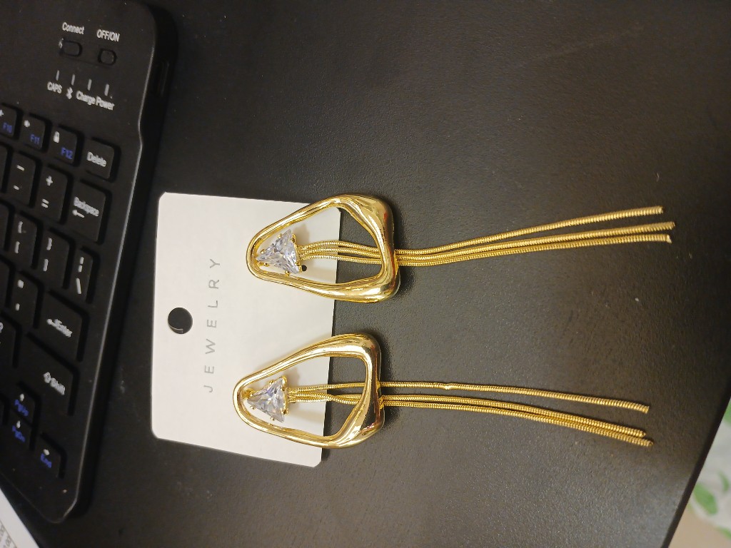 Aretes dorados geometricos