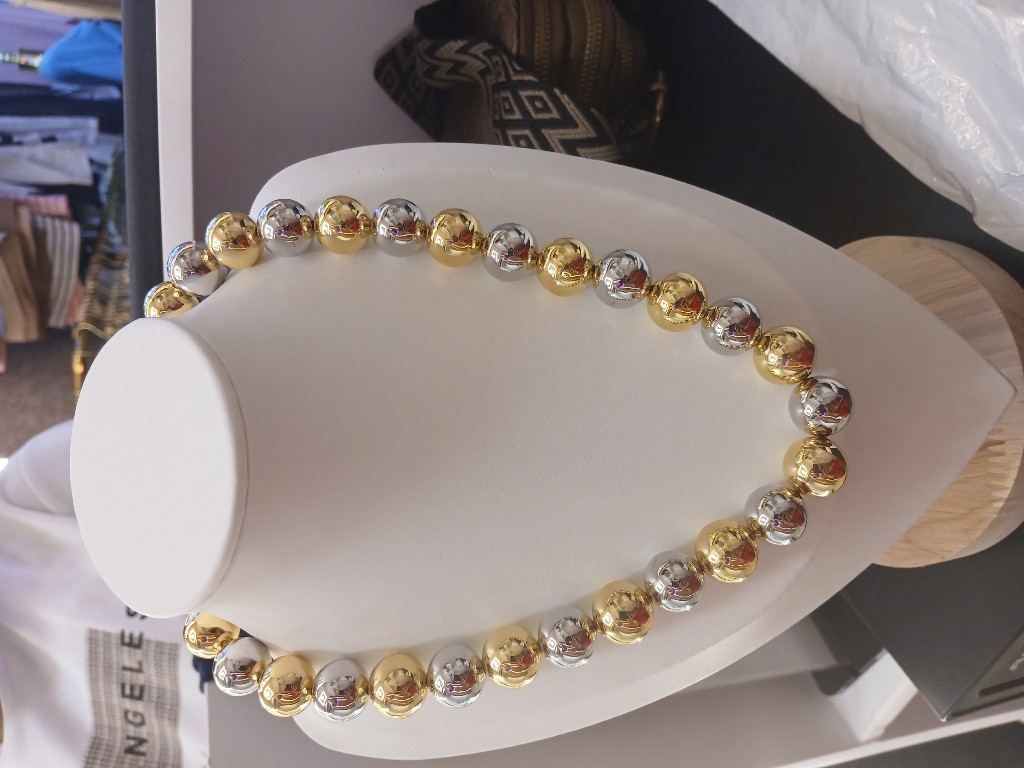 Collar esferas dorado y plateado
