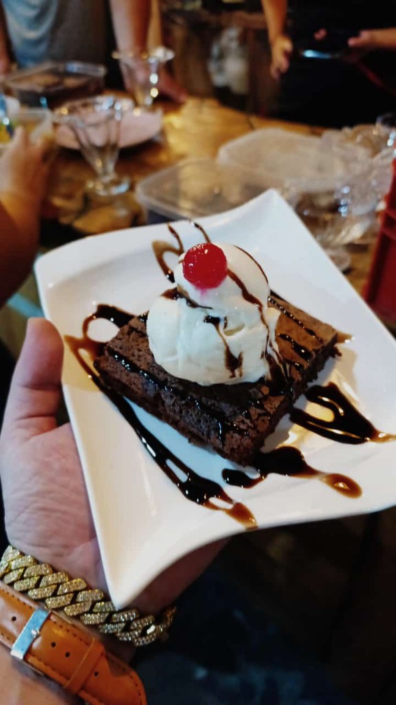 Brownie con helado