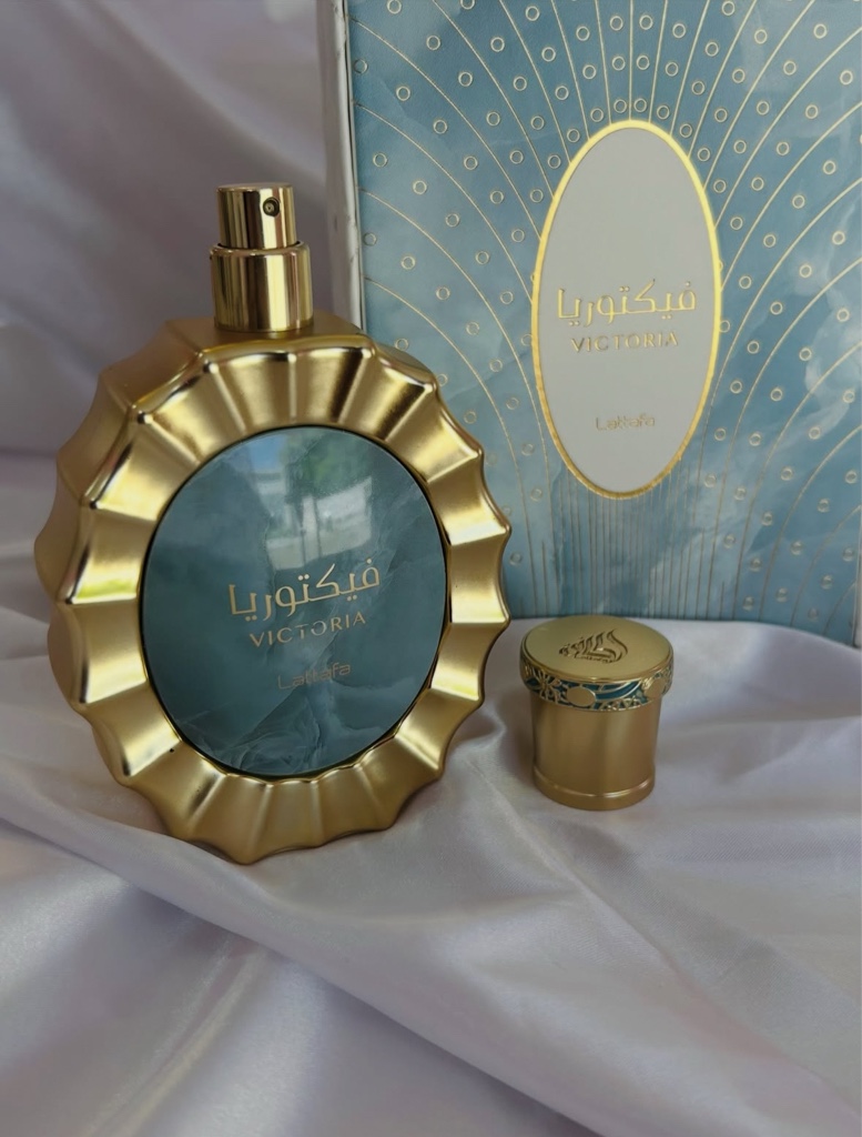 Victoria Lalita perfume dorado