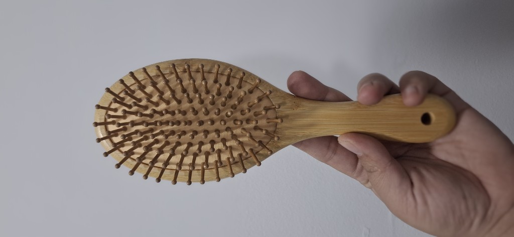 Cepillo de bambu