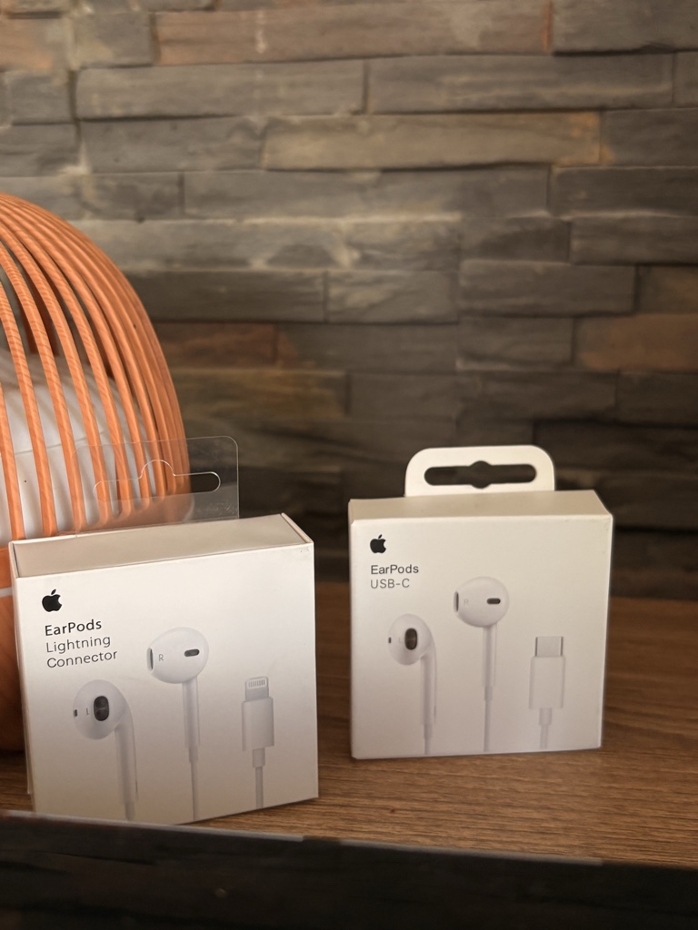Apple EarPods USB-C blancos