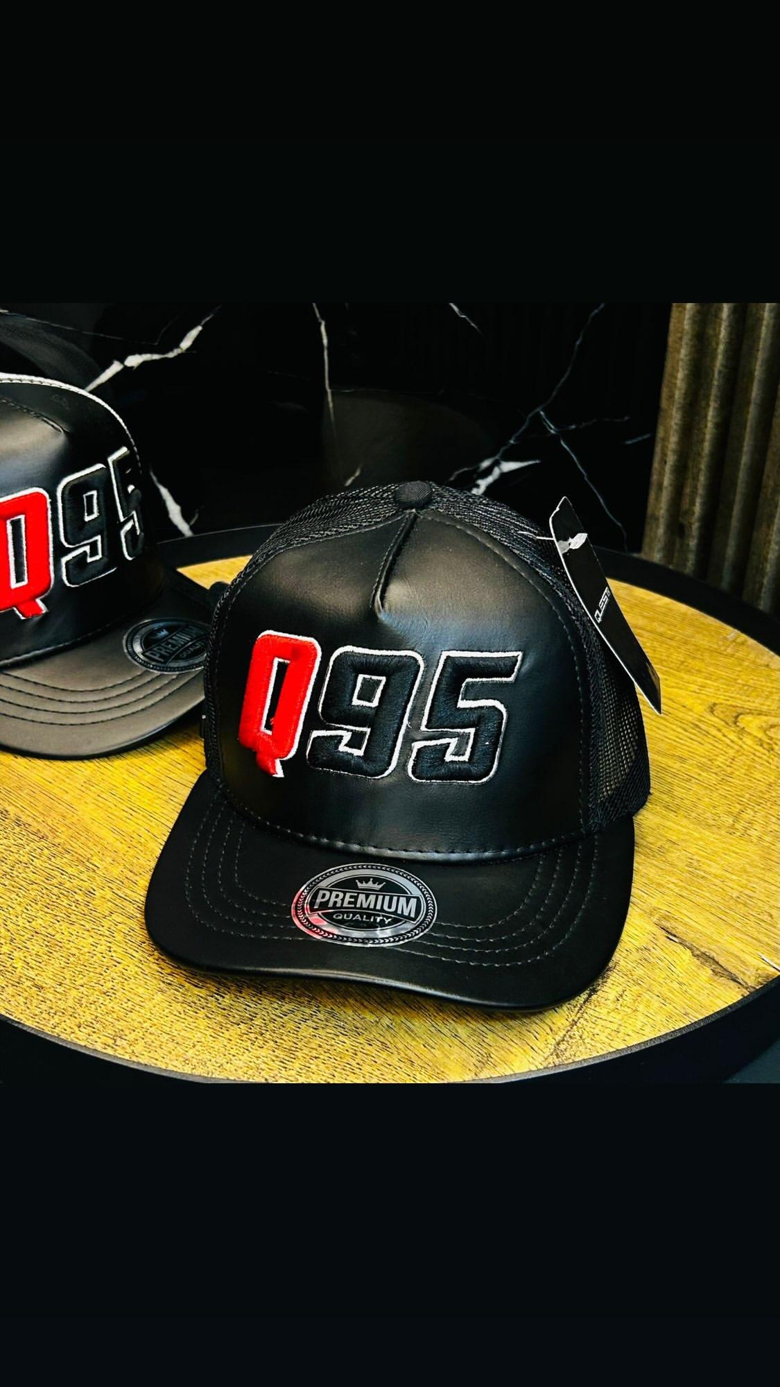 Gorra negra Q95