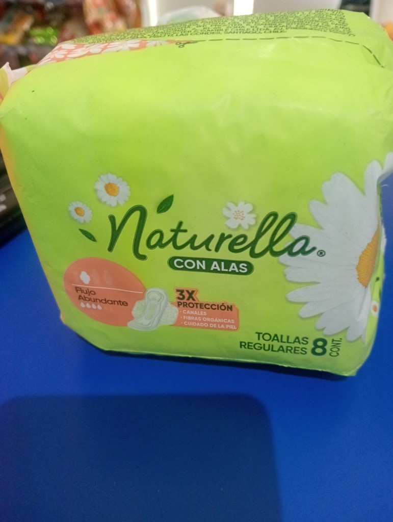 Naturella toallas regulares con alas